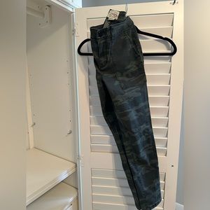 Sanctuary Standard Surplus Camo Pants 25